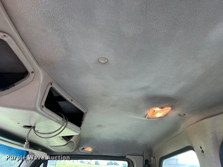 image for item DO6683 2006 Sterling A-Line vacuum truck