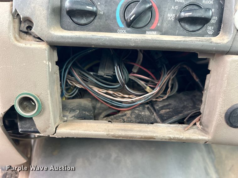 image for item DO6683 2006 Sterling A-Line vacuum truck