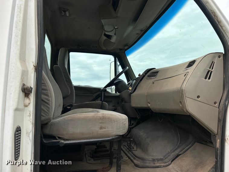 image for item DO6683 2006 Sterling A-Line vacuum truck