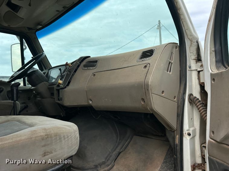 image for item DO6683 2006 Sterling A-Line vacuum truck