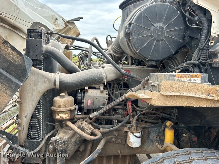 image for item DO6683 2006 Sterling A-Line vacuum truck