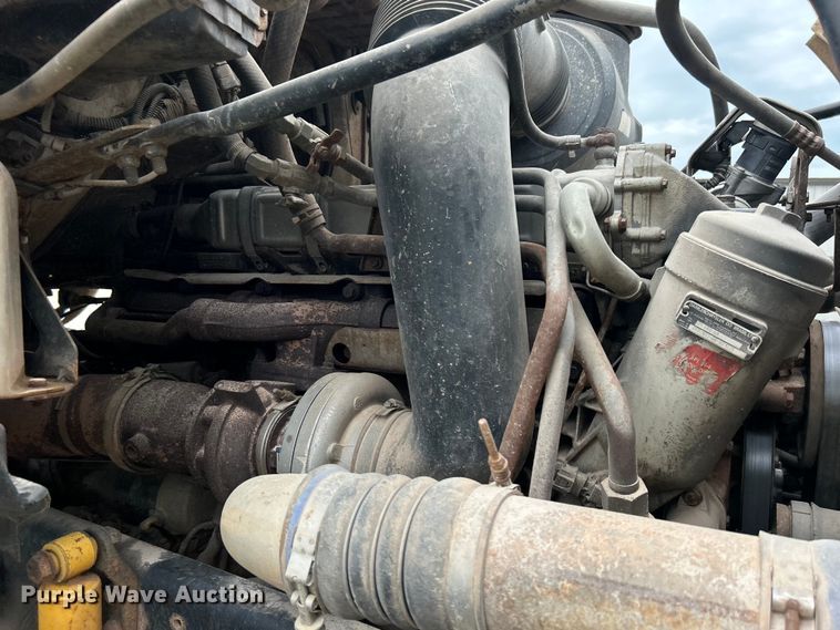 image for item DO6683 2006 Sterling A-Line vacuum truck