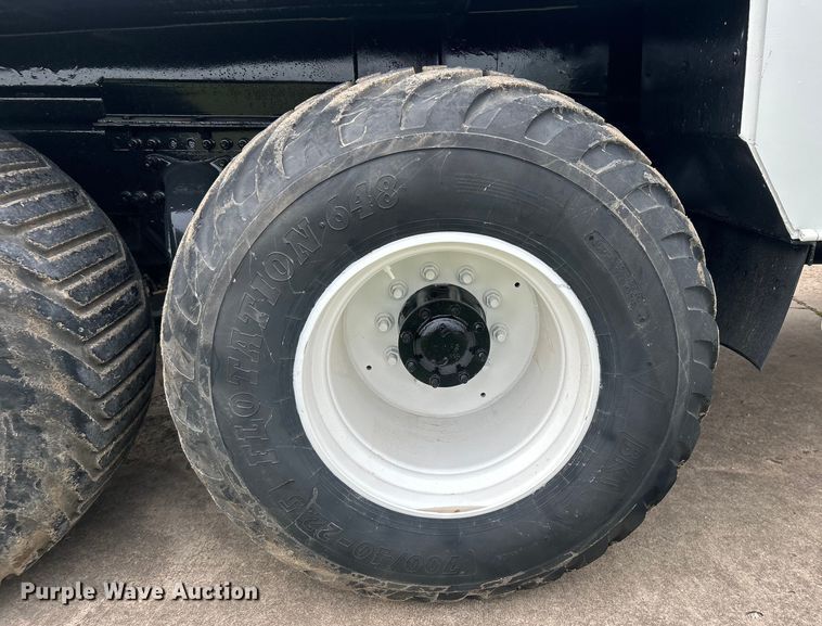 image for item DO6683 2006 Sterling A-Line vacuum truck