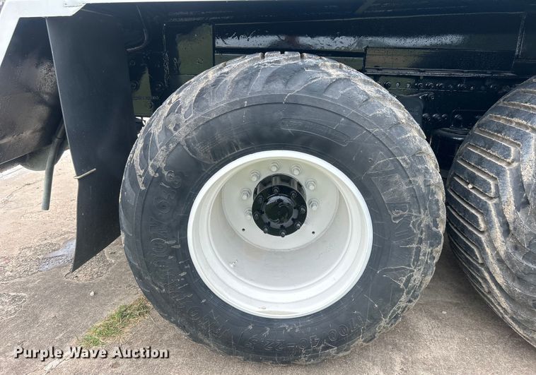 image for item DO6683 2006 Sterling A-Line vacuum truck