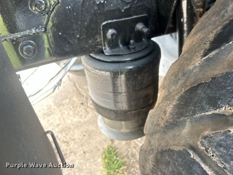 image for item DO6683 2006 Sterling A-Line vacuum truck