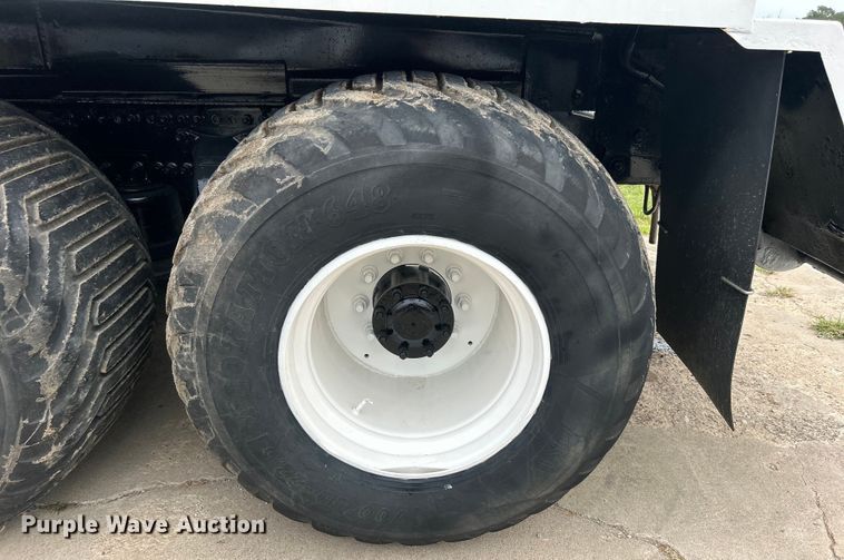 image for item DO6683 2006 Sterling A-Line vacuum truck