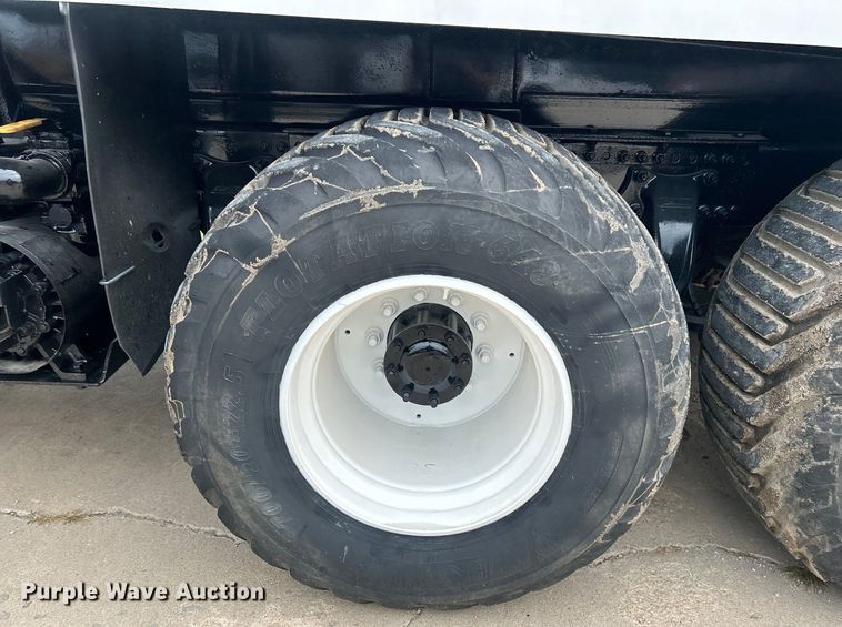 image for item DO6683 2006 Sterling A-Line vacuum truck