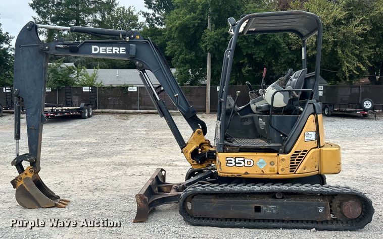image for item DO6696 2012 John Deere 35D mini excavator