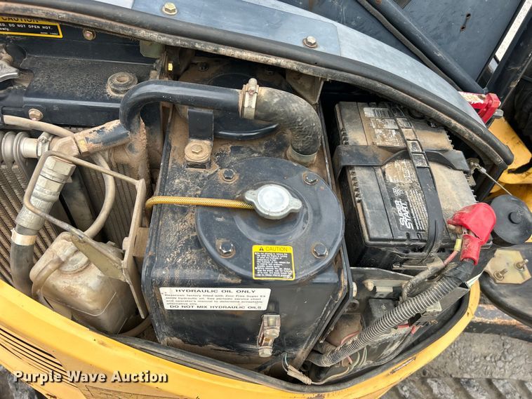 image for item DO6696 2012 John Deere 35D mini excavator