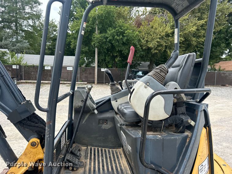 image for item DO6696 2012 John Deere 35D mini excavator