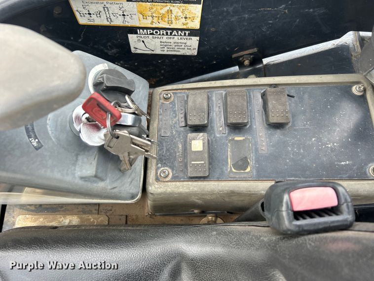 image for item DO6696 2012 John Deere 35D mini excavator