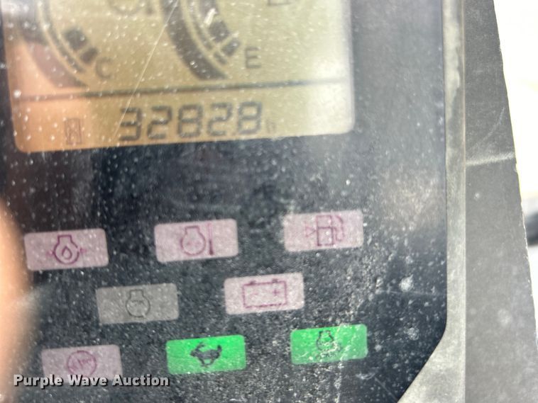 image for item DO6696 2012 John Deere 35D mini excavator