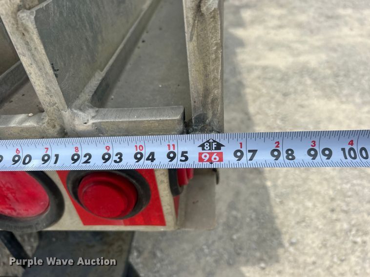 image for item DO6699 2006 International  7600 bucket truck