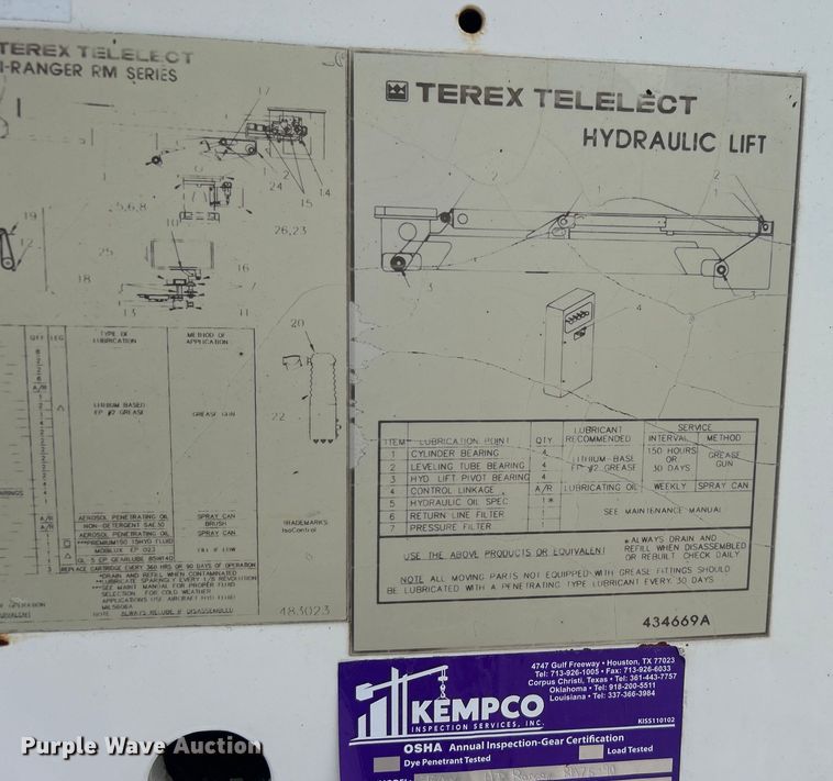 image for item DO6699 2006 International  7600 bucket truck