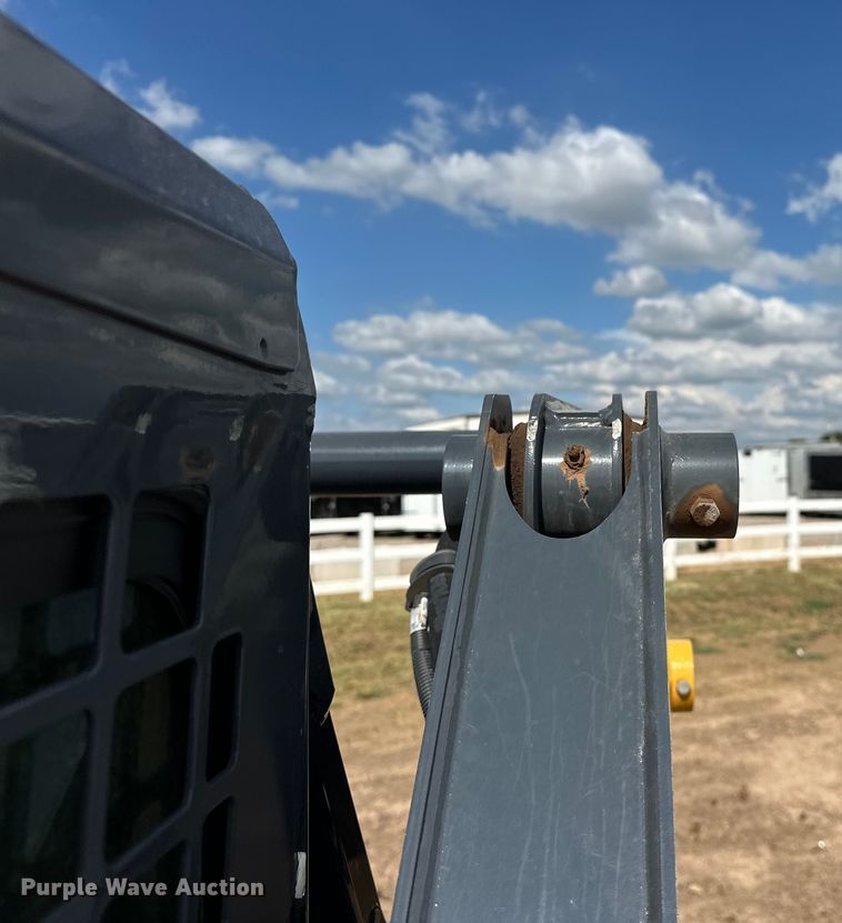 image for item DO7156 2022 John Deere 317G tracked skid steer loader