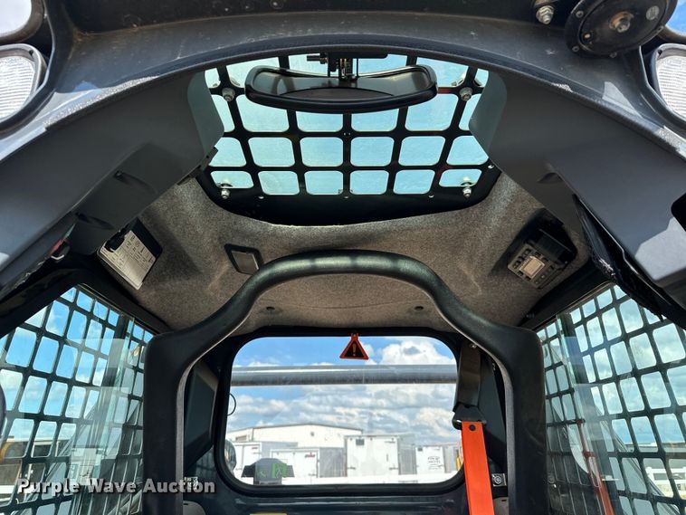 image for item DO7156 2022 John Deere 317G tracked skid steer loader