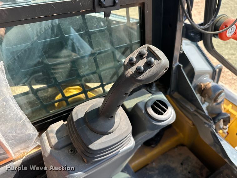 image for item DO7156 2022 John Deere 317G tracked skid steer loader