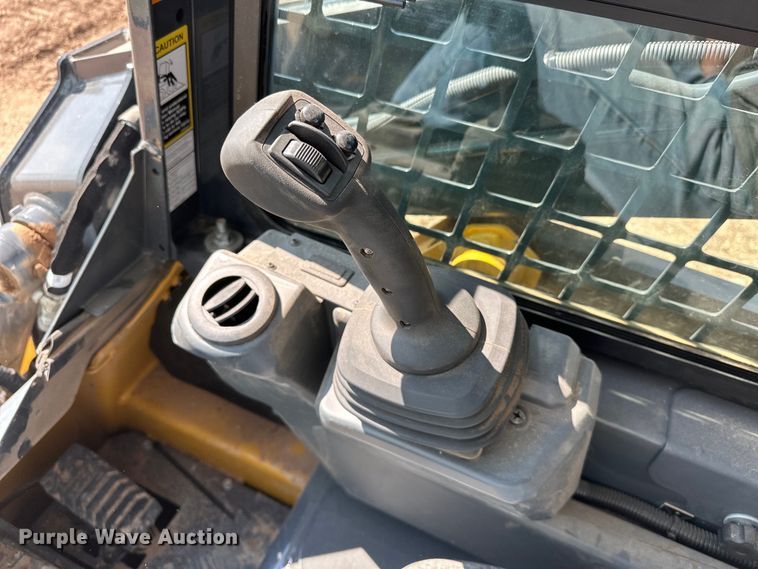 image for item DO7156 2022 John Deere 317G tracked skid steer loader