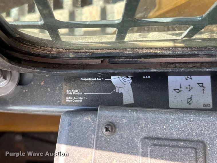 image for item DO7156 2022 John Deere 317G tracked skid steer loader