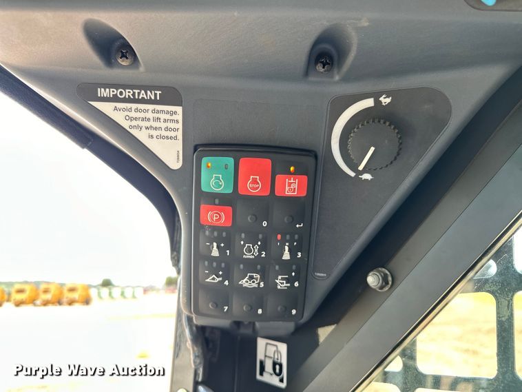 image for item DO7156 2022 John Deere 317G tracked skid steer loader