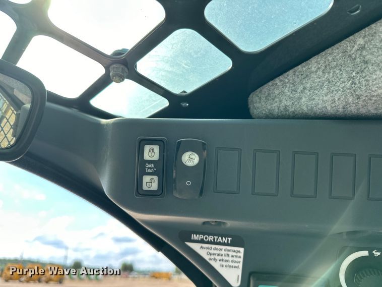 image for item DO7156 2022 John Deere 317G tracked skid steer loader