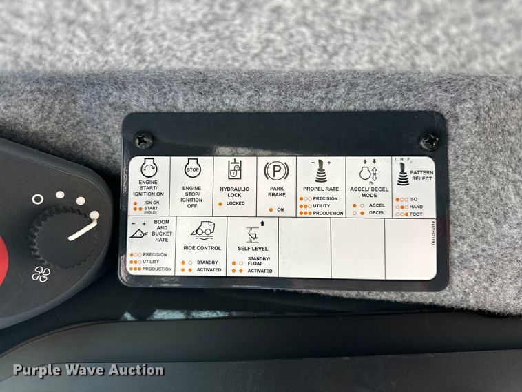 image for item DO7156 2022 John Deere 317G tracked skid steer loader