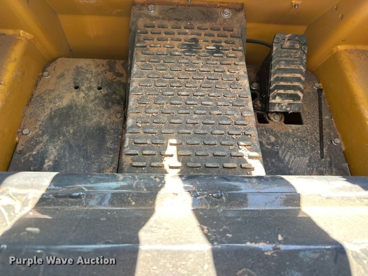 image for item DO7156 2022 John Deere 317G tracked skid steer loader