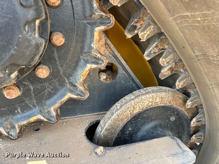 image for item DO7156 2022 John Deere 317G tracked skid steer loader