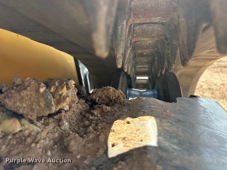 image for item DO7156 2022 John Deere 317G tracked skid steer loader