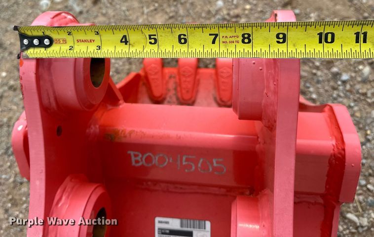 image for item DO7162 Kubota  K7793 mini excavator bucket
