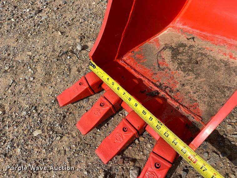 image for item DO7163 Kubota  K7789 mini excavator bucket 