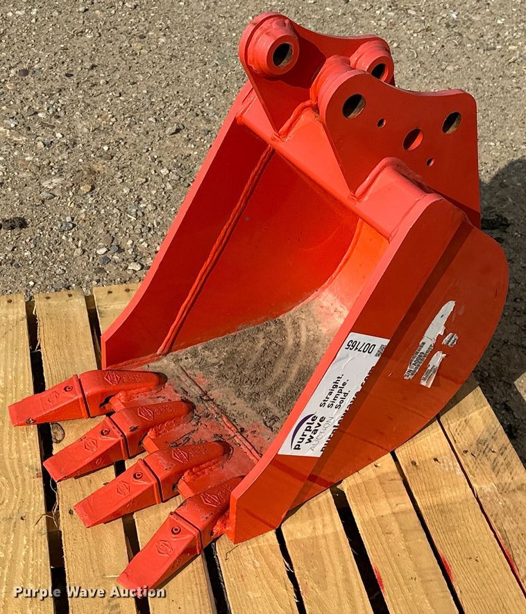 image for item DO7165 Kubota  K7789 mini excavator bucket 