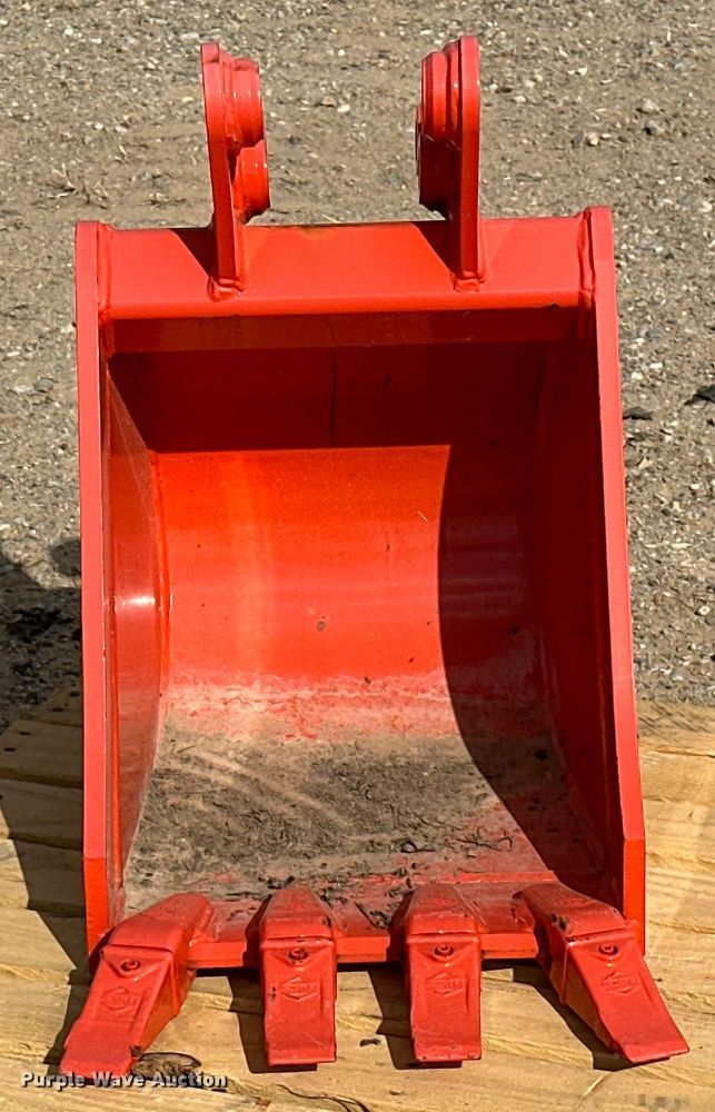 image for item DO7165 Kubota  K7789 mini excavator bucket 
