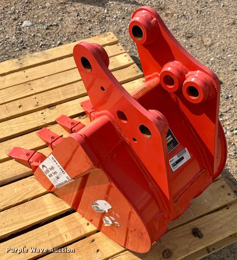 image for item DO7165 Kubota  K7789 mini excavator bucket 