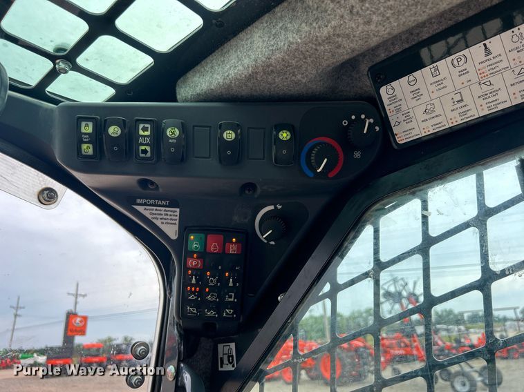 image for item DO7456 2017 John Deere 331G tracked skid steer loader