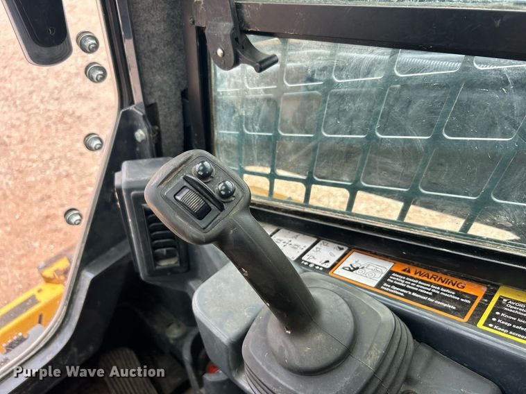 image for item DO7456 2017 John Deere 331G tracked skid steer loader