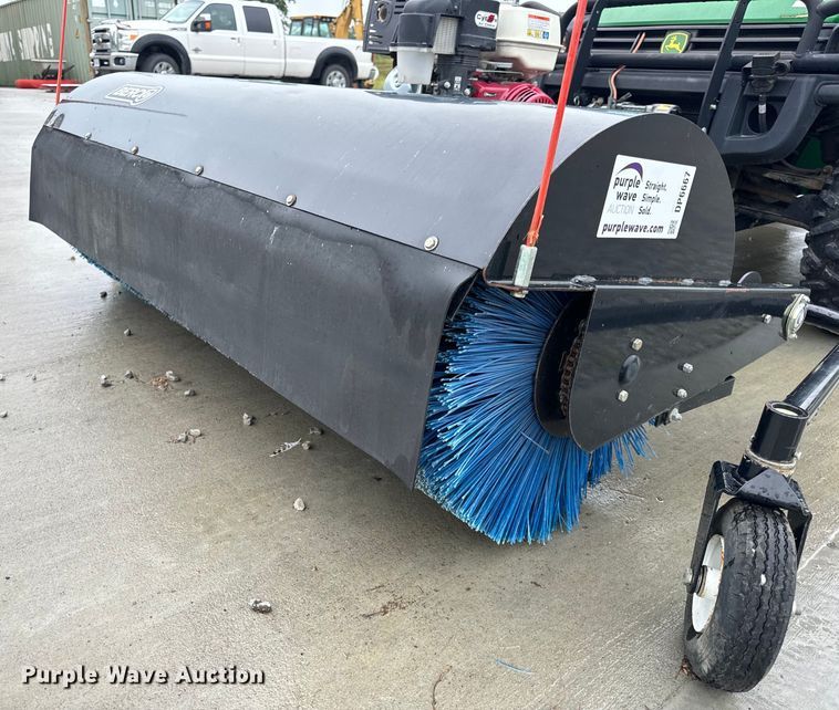 image for item DP6667 Berc Mac 700516 broom