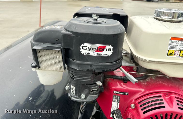 image for item DP6667 Berc Mac 700516 broom