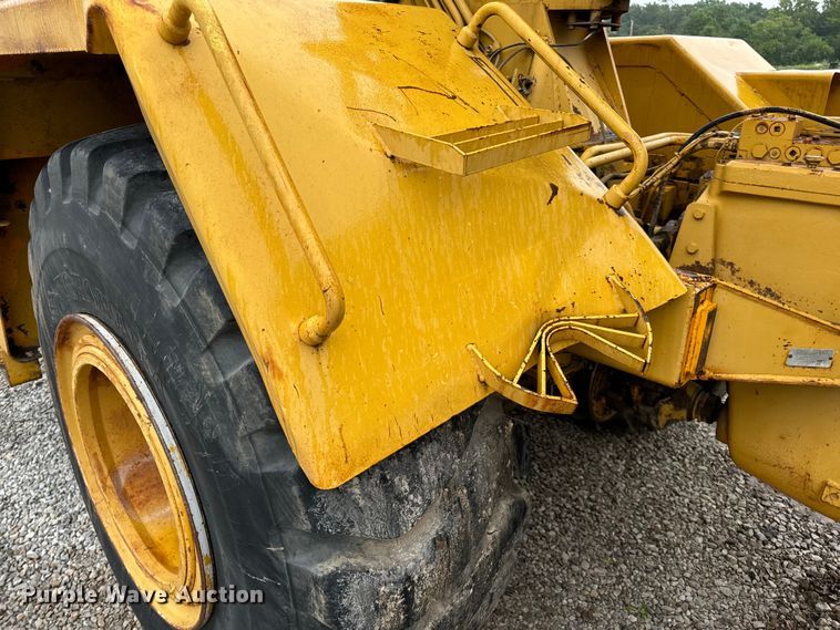 image for item DP6668 1981 John Deere  862 elevating scraper