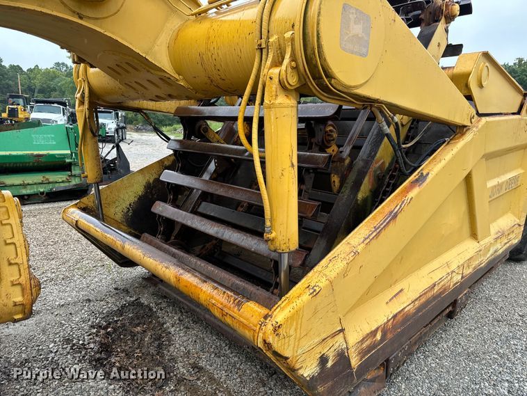 image for item DP6668 1981 John Deere  862 elevating scraper