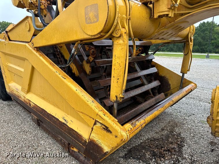 image for item DP6668 1981 John Deere  862 elevating scraper