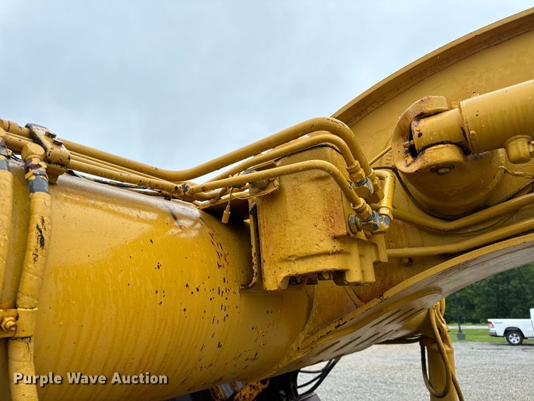 image for item DP6668 1981 John Deere  862 elevating scraper