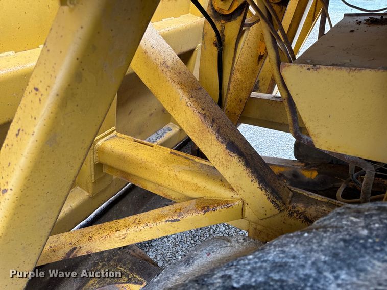 image for item DP6668 1981 John Deere  862 elevating scraper