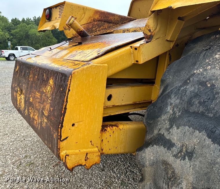 image for item DP6668 1981 John Deere  862 elevating scraper