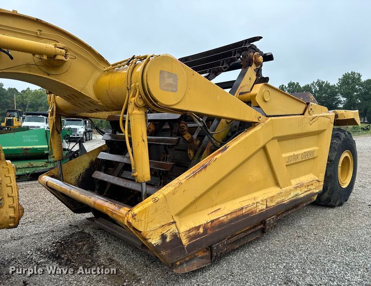 image for item DP6668 1981 John Deere  862 elevating scraper