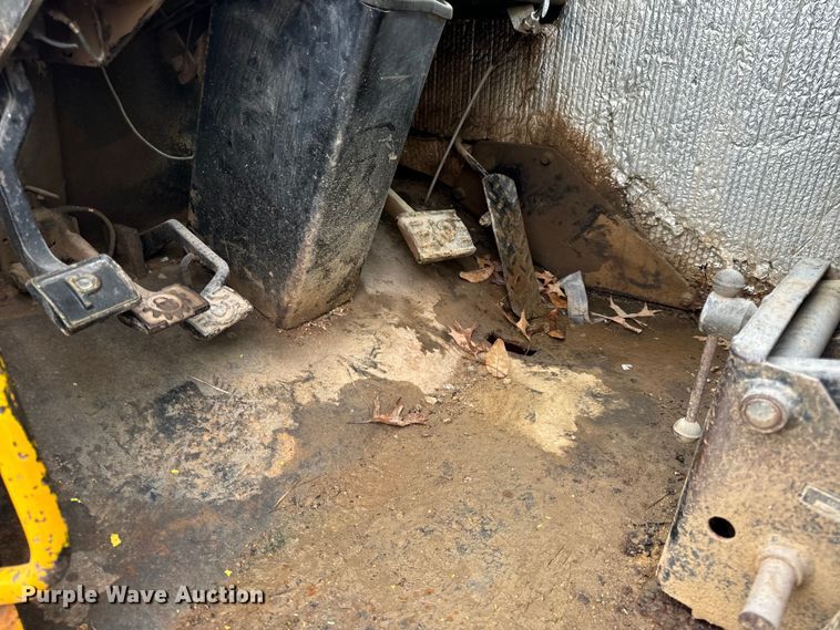 image for item DP6668 1981 John Deere  862 elevating scraper