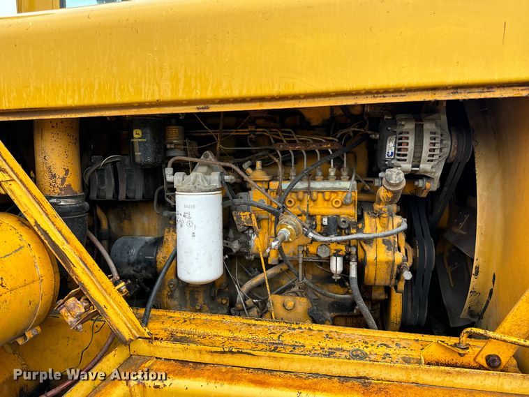 image for item DP6668 1981 John Deere  862 elevating scraper