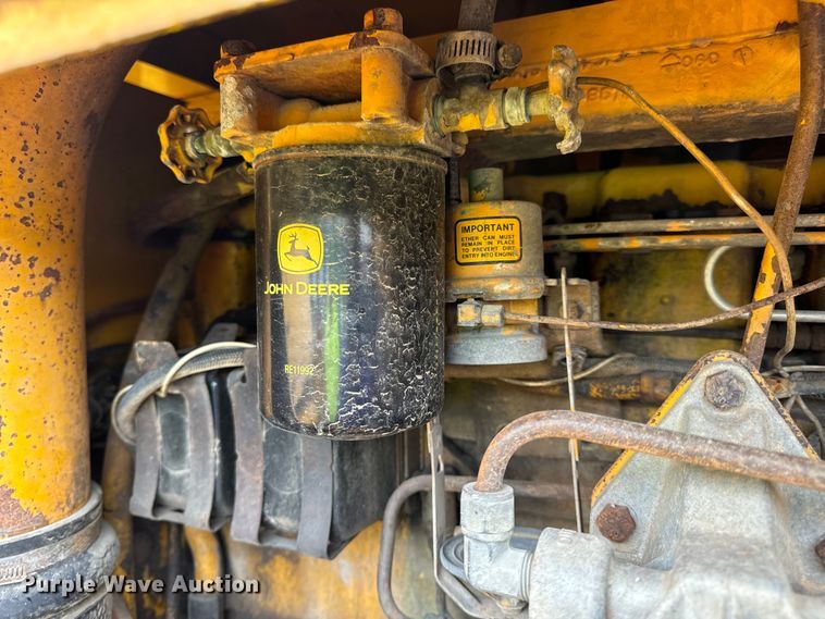 image for item DP6668 1981 John Deere  862 elevating scraper