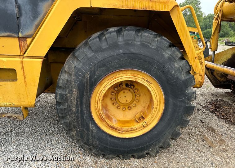 image for item DP6668 1981 John Deere  862 elevating scraper