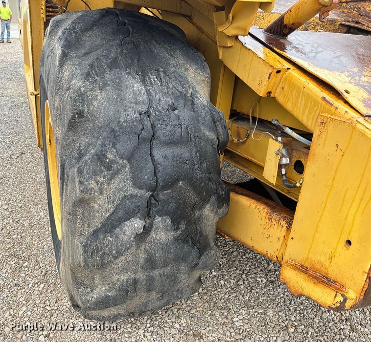 image for item DP6668 1981 John Deere  862 elevating scraper